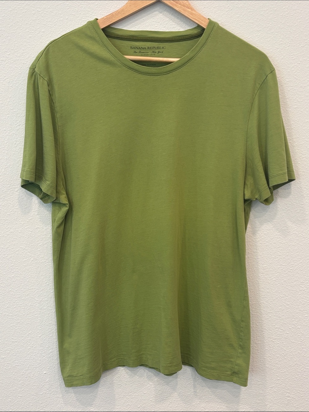 Banana Republic Men's 100% Cotton Olive Crewneck Tee Size L